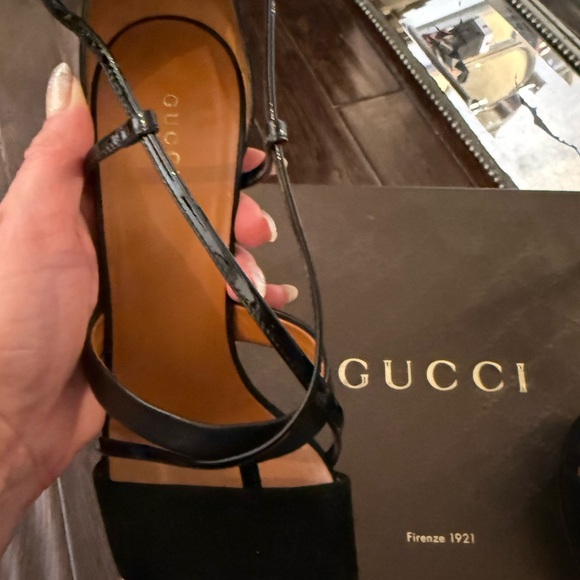 Authentic Gucci Black Strappy Sandal Heels Size 39, US 9 - Picture 5 of 9